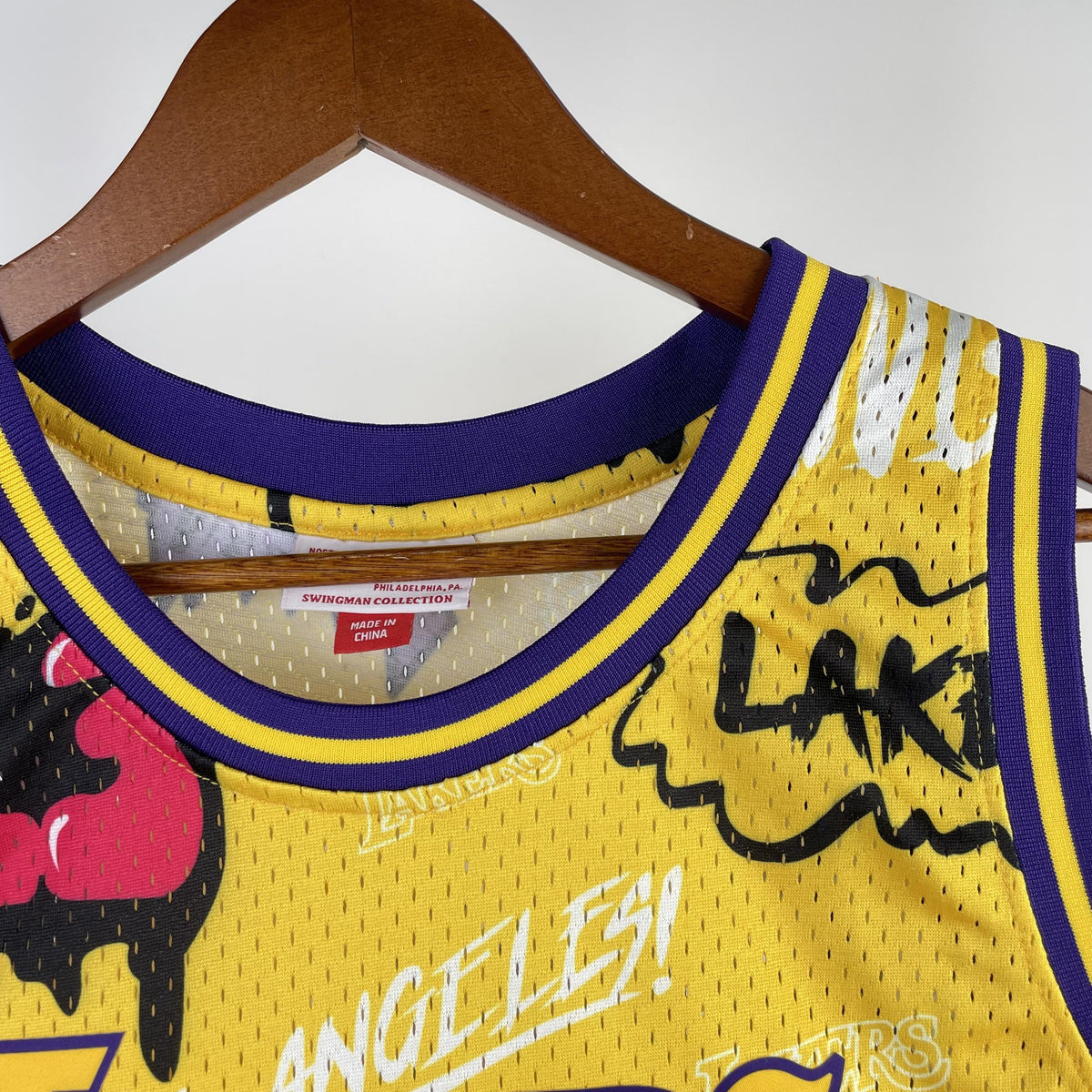 Jersey Swingman Slap Sicker Los Angeles Lakers Mitchell & Ness 1996/97